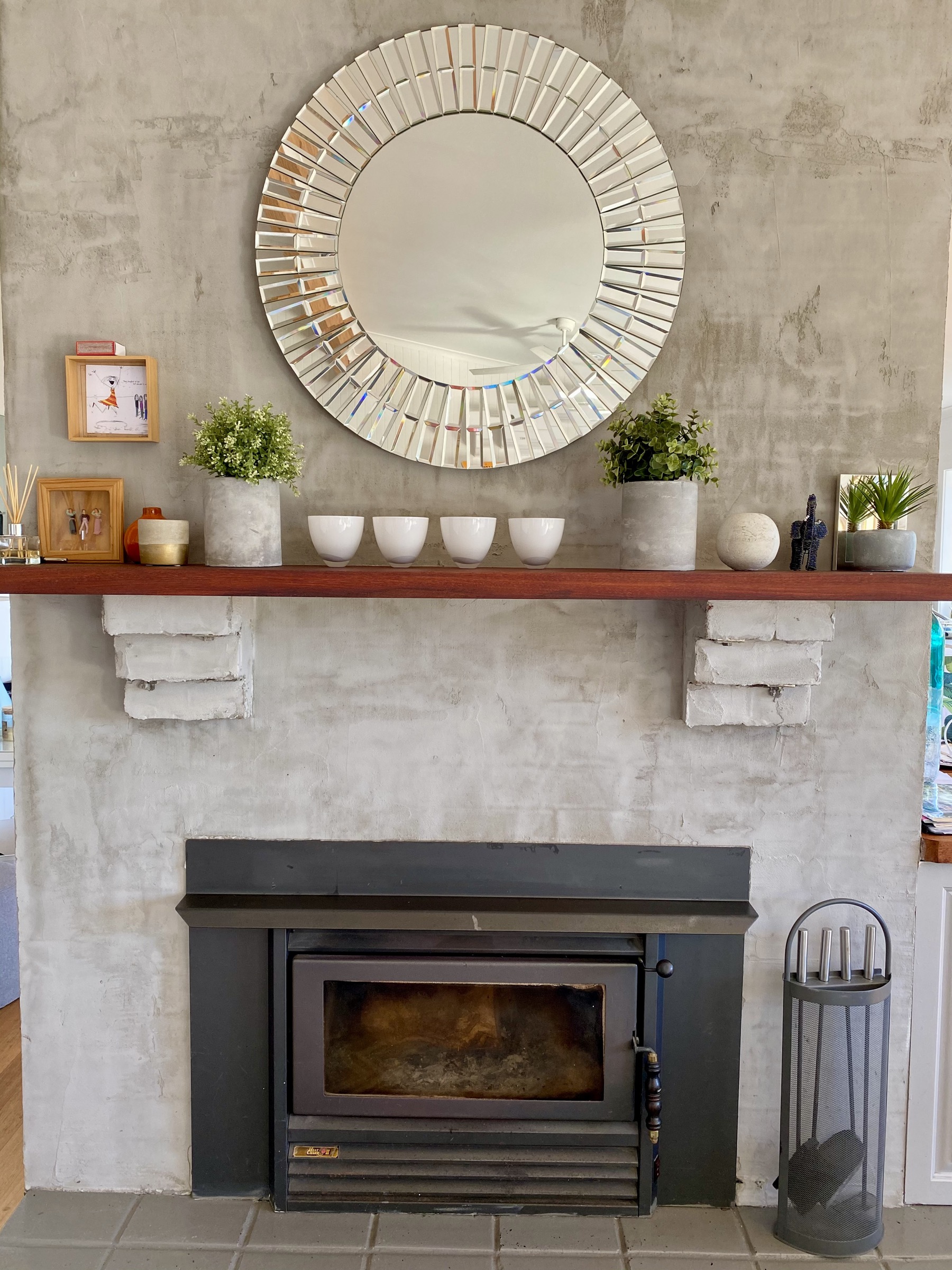 Cosy fireplace area
